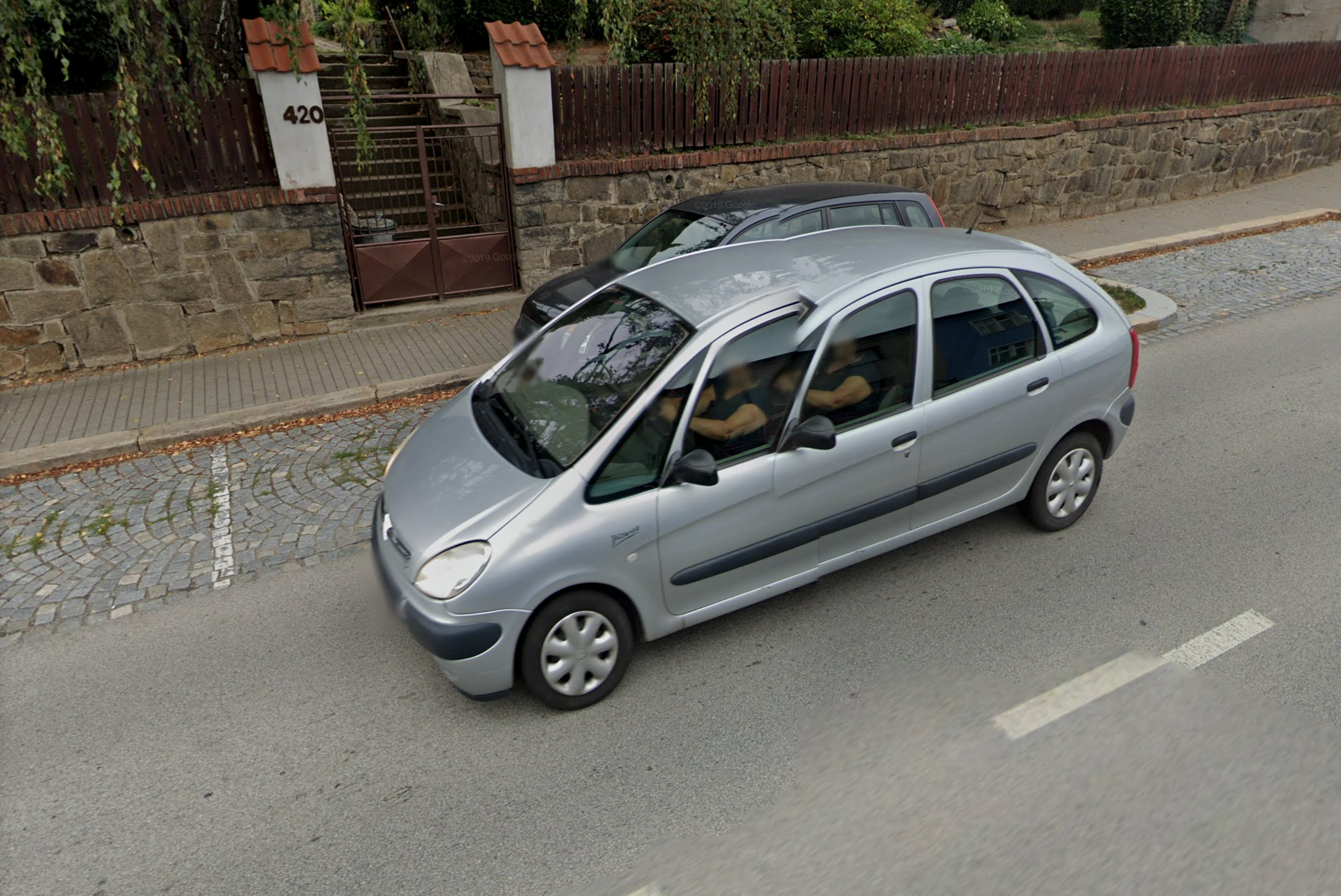 Stretch limo on StreetView